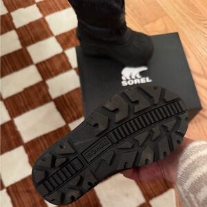 Sorel snow boot, one 1x smoke free, pet free: